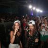 Bruna Marquezine foi ao baile funk com Thaila Ayala, Manu Gavassi e um grupo de amigas no Rio na sexta-feira, 17 de outubro de 2014