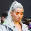 Maquiagem neon: aposte em tons vibrantes e acesos para os looks do verão 2020