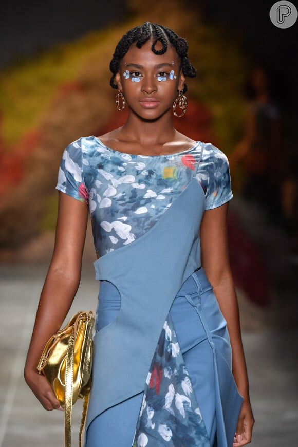 Bolsa de mão no verão: a cor dourada dá uma repaginada fashion ao modelo queridinho entre as fashionistas