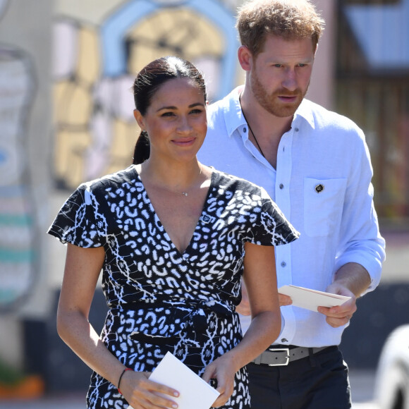 Meghan Markle nega ter comprado banheira de R$ 2 milhões em reforma da casa