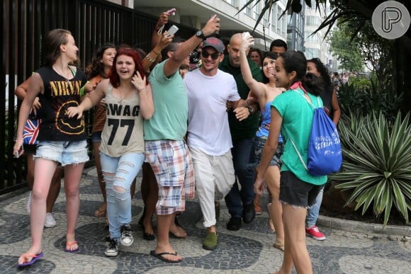 Irmão de Jared Leto, Shannon deixa hotel no Rio de Janeiro antes de se apresentar pela última vez na cidade