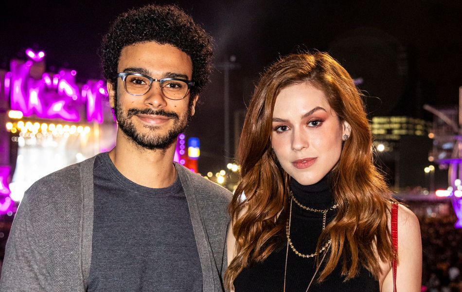 Sophia Abrahão faz foto de beijo com Sérgio Malheiros e comemora namoro 'Feliz 5 anos' Purepeople