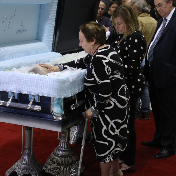 Mãe de Gugu, Maria do Céu, de 90 anos, se despediu do filho antes de ir embora