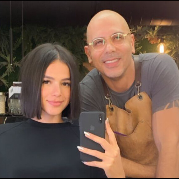 Bruna Marquezine encantou fashionistas com o corte de cabelo bob blunt