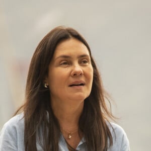 Thelma (Adriana Esteves) entra em desespero após Danilo (Chay Suede) dizer que sairá de casa na novela 'Amor de Mãe'