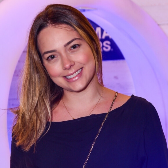 Carol Dantas falou sobre a amamentação do filho Valentin nesta quinta-feira, 5 de dezembro de 2019