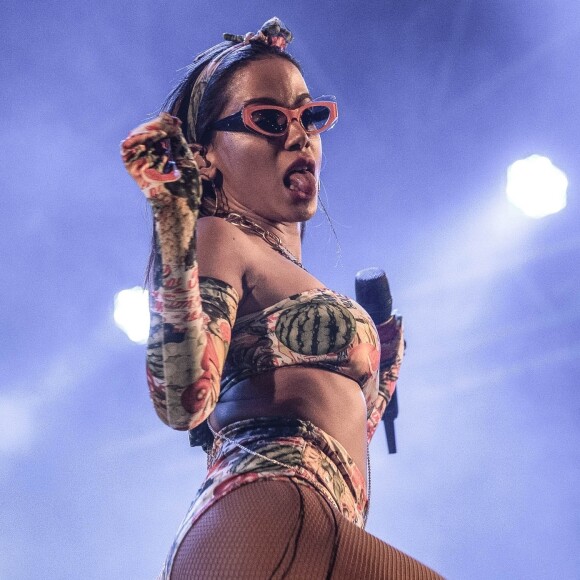 Anitta sensualizou no palco do Festival Universo BH, em Minas Gerais, neste sábado, 14 de dezembro de 2019