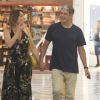 William Bonner e Natasha Dantas passeiam de mãos dadas em shopping da zona sul do Rio de Janeiro, nesse domingo, 15 de dezembro de 2019