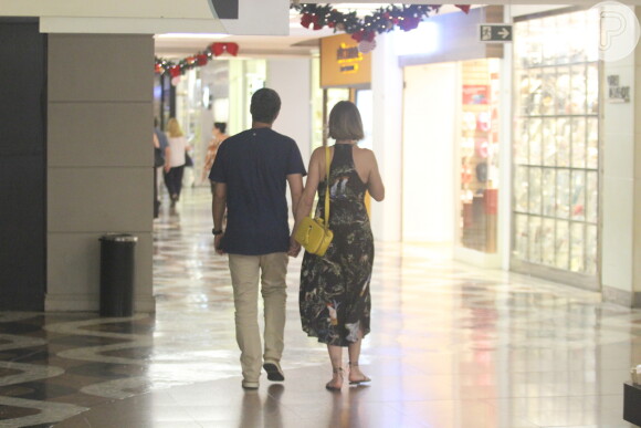 William Bonner e Natasha Dantas são clicados deixando sessão de cinema em shopping da zona sul do Rio de Janeiro, nesse domingo, 15 de dezembro de 2019