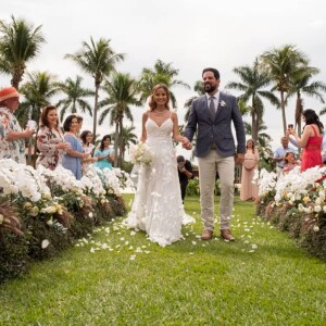 Biah Rodrigues usou um vestido exclusivo Kadu Fonseca Ateliê em casamento com Sorocaba