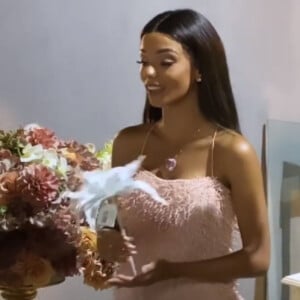 Ludmilla organiza cerimônia rústica e se casa com Brunna Gonçalves