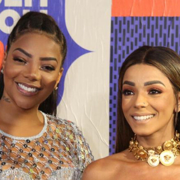 Ludmilla pede Brunna Gonçalves em casamento e faz festa surpresa
