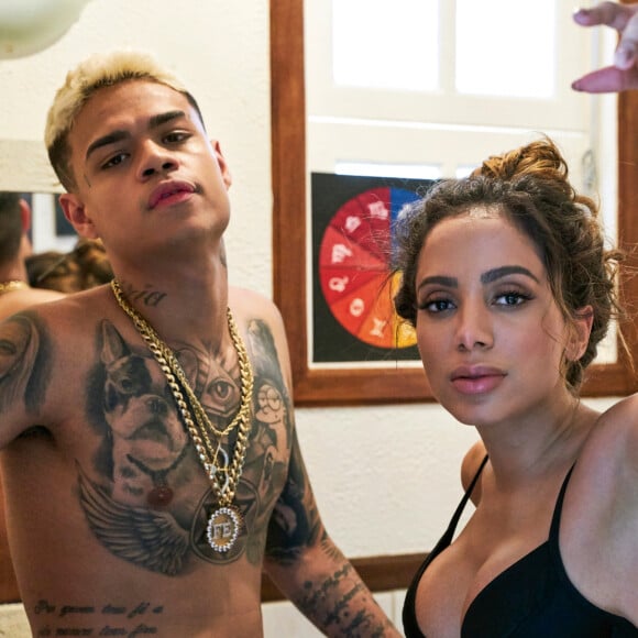 Anitta e MC Cabelinho protagonizaram cenas quentes e inusitadas no clipe 'Até o Céu'