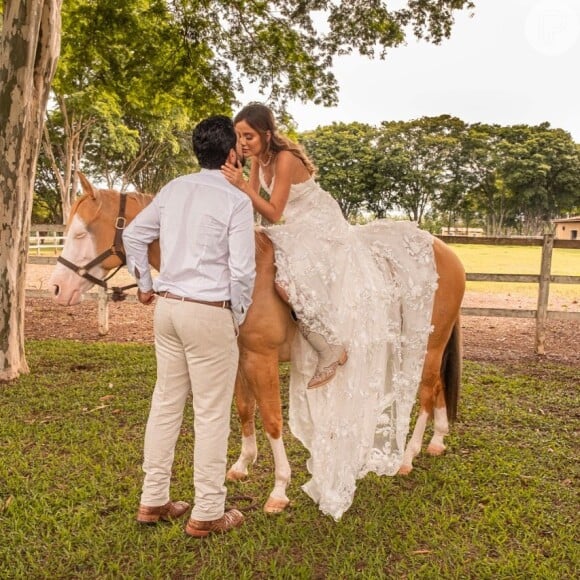 Sorocaba e a modelo Biah Rodriguez se casaram em 15 de dezembro