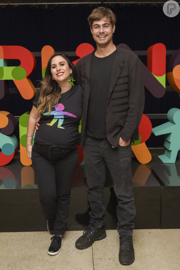 Mulher de Rafael Vitti e mãe de Clara Maria, de 2 meses, Tatá Werneck compartilha com os fãs dicas de maternidade