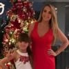 Ticiane Pinheiro e a filha mais velha, Rafaella Justus, de 10 anos, posaram junto à árvore na véspera de Natal, 24 de dezembro de 2019