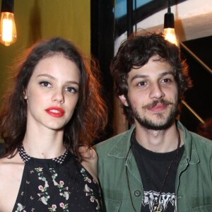 Filha de Chay Suede e Laura Neiva, Maria e a mãe passam bem, segundo a revista 'Vogue'