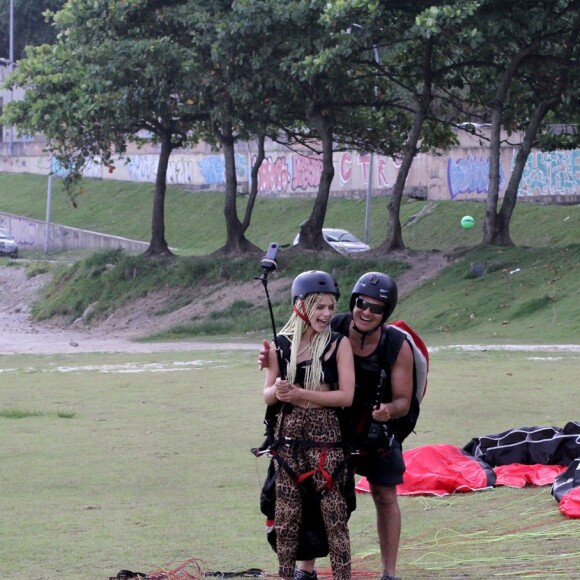 Isabella Santoni saltou de parapente nesta quinta-feira, 26 de dezembro de 2019