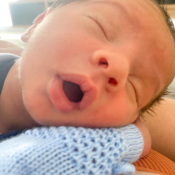 Marília Mendonça publicou nova foto do filho, Léo, na web