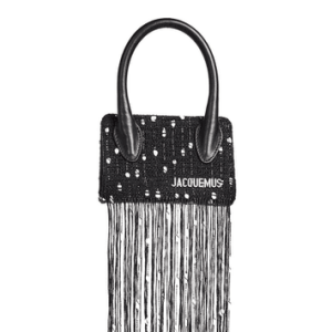 Bruna Marquezine apostou na minibolsa Le Sac Espelho da Jacquemus. Acessório está à venda por $ 510, cerca de R$ 2 mil