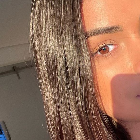 Ex-BBB Munik Nunes revelou queda de cabelo após cirurgias plásticas