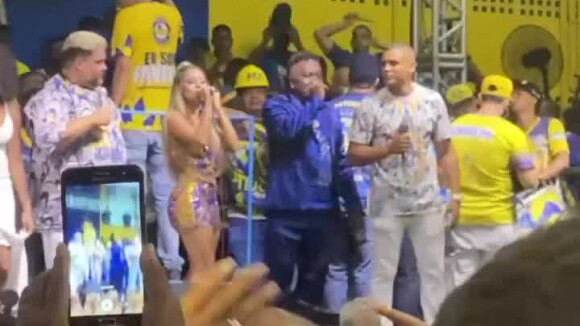 Carnaval 2020: Lexa, rainha de bateria da Unidos da Tijuca, soltou a voz no samba-enredo ao comemorar os 88 anos da escola neste sábado, 4 de janeiro de 2020