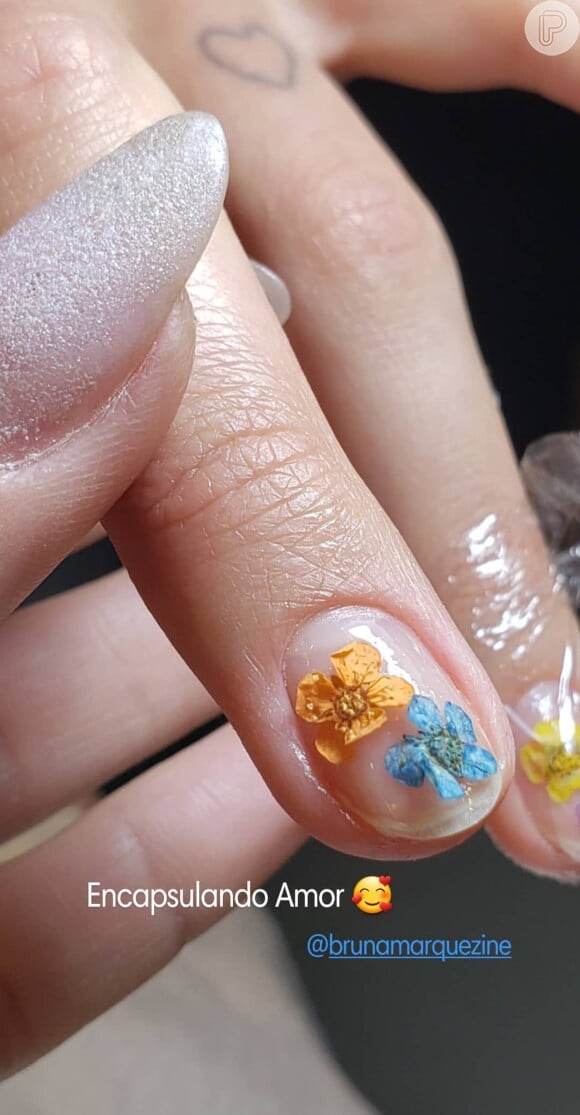Unha de Bruna Marquezine: a técnica de nail art aplicada nas unhas da atriz requer manutenção a cada 20 dias
