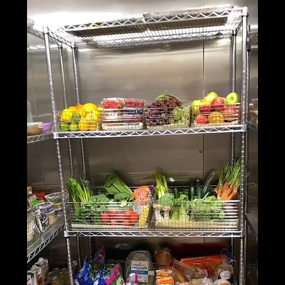 Kim Kardashian abre o jogo: 'Estamos construindo na propriedade todas as árvores orgânicas para cultivar nossos próprios vegetais e fazer todas as nossas coisas'