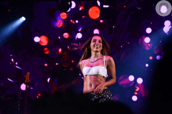 Anitta abre 'Festival de Verão' na Praça do Coração, em Saquarema, Rio de Janeiro, nesta quinta-feira, 09 de janeiro de 2019