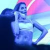 Anitta apresenta hit 'Contatinho', com Leo Santana, em show em Saquarema