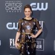  Jessie Mueller apostou no vestido com detalhes floridos e metalizados para o look do Critics' Choice Awards 2020 
  
  