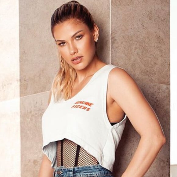 Andressa Suita ganha bolo inusitado antes de treino em aniversário de 32 anos nesta segunda-feira, dia 20 de janeiro de 2020