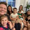 Michel Teló e Thais Fersoza reencontraram amigos nas férias com os filhos curtindo férias em Orlando