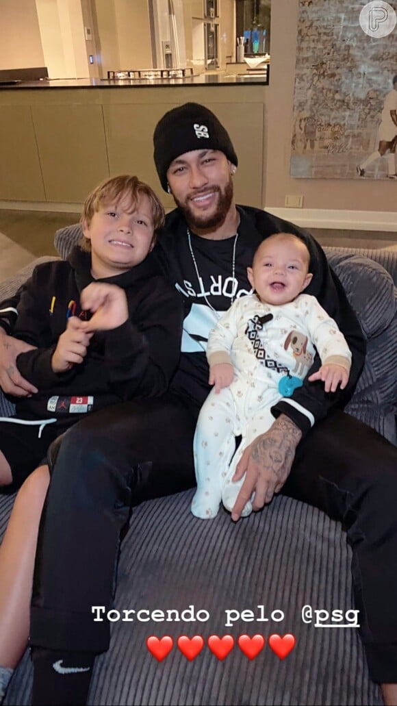Neymar exibe foto com filhos de Carol Dantas e viraliza na web nesta quinta-feira, dia 30 de janeiro de 2020