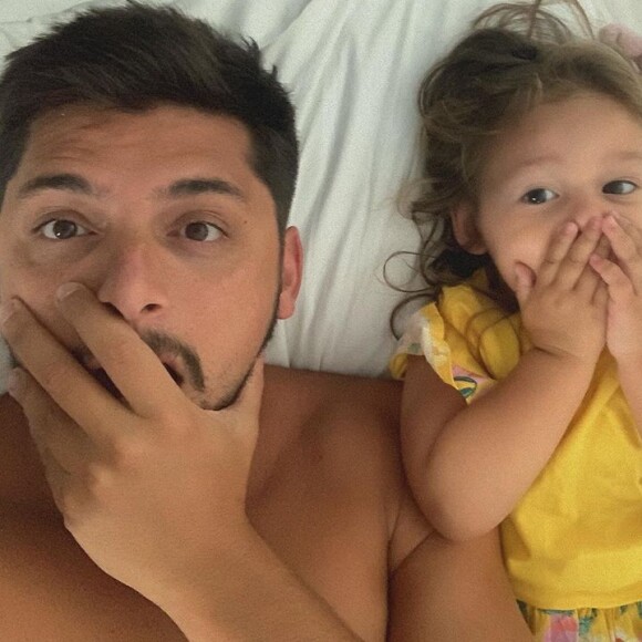 Filha de Bruno Gissoni e Yanna Lavigne é sucesso nas redes sociais