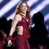 Shakira rouba a cena com três trocas de look e performance icônica no Super Bowl 2020