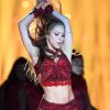Shakira, aos 43 anos, impressiona ao mostrar barriga sarada durante dança do ventre no Super Bowl 2020
