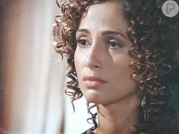Isabel (Camila Pitanga) fica abalada ao ouvir Zé Maria (Lázaro Ramos) confirmar que está namorando, em 'Lado a Lado'