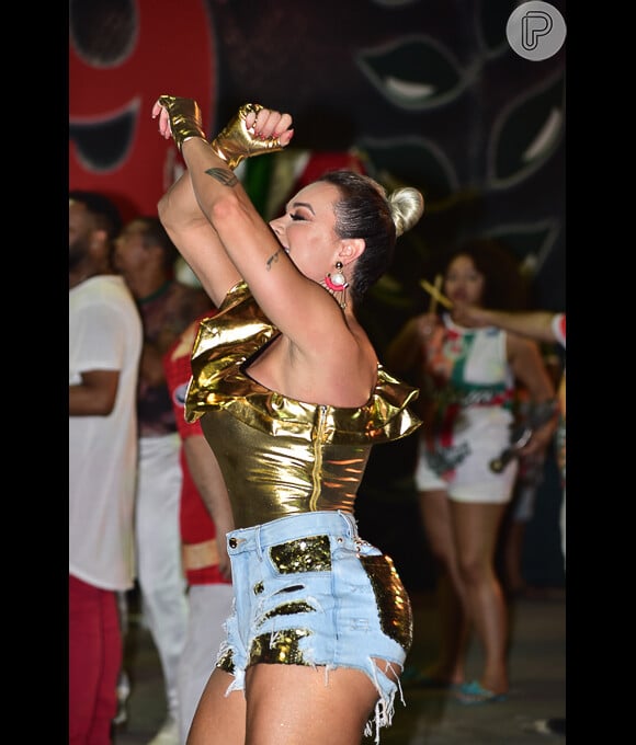 Juju Salimeni brilhou em ensaio de carnaval da X-9 Paulistana neste domingo, 9 de fevereiro de 2020