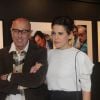 Bárbara Paz vai acompanhada do ex-marido, Hector Babenco, na quarta-feira, 23 de outubro de 2014, à sessão de 'Falando com Deuses', no shopping Frei Caneca, em São Paulo