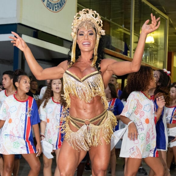 Gracyanne Barbosa contou como é relação com Viviane Araujo no Carnaval