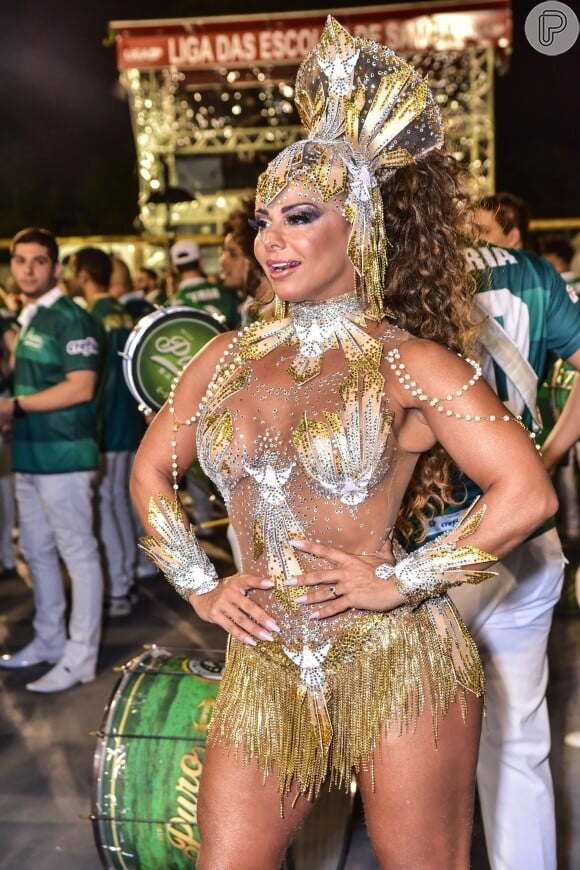 Viviane Araujo não tem contato com Gracyanne Barbosa, atual mulher do cantor Belo