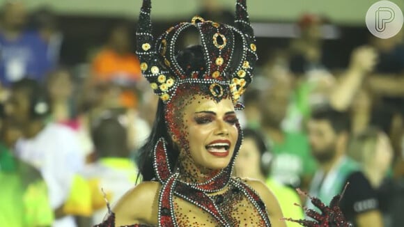 Quitéria Chagas se emocionou ao se despedir do carnaval após 20 anos no desfile da Império Serrano, nesta sexta-feira, 21 de fevereiro de 2020: 'Passando um filme na minha cabeça'