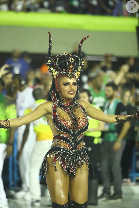 Quitéria Chagas desfilou pela última vez no Império Serrano, nesta sexta-feira, 21 de fevereiro de 2020: 'Emocionada'