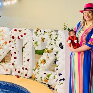 Marília Mendonça adora colocar looks coloridos e cheios de estilo no filho, Léo, desde que ele nasceu