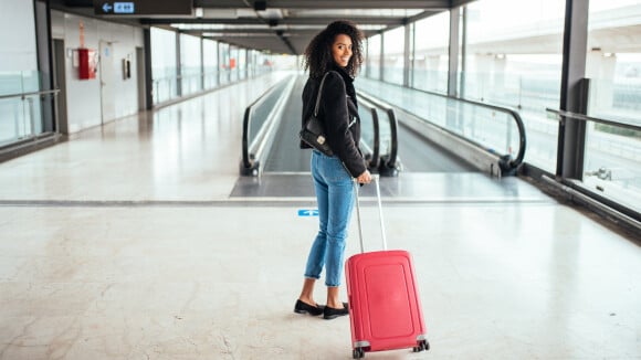 Mulheres que viajam: saiba o que não pode ficar de fora da sua mala!