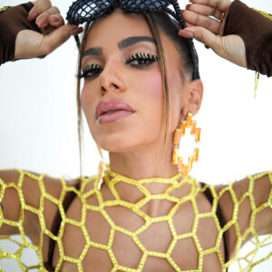 Anitta detalha dificuldade de ser mulher