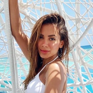 A cantora Anitta está de férias nas Maldivas, destino queridinho dos famosos