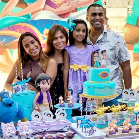 Anitta curte 1º aniversário da sobrinha, Letícia, nesta sexta-feira, dia 13 de março de 2020