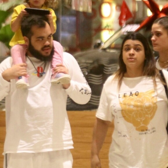 Preta Gil lamenta saudades do filho e neta: ' Esse isolamento enlouquece a gente. O vírus deixa a gente confusa diante de tanta loucura'